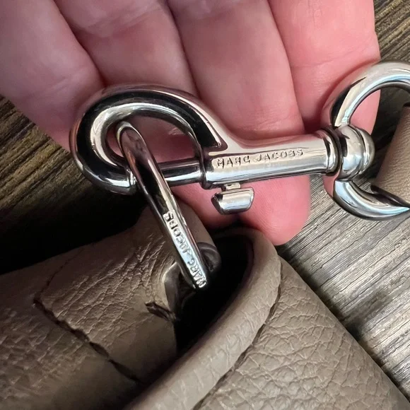 Marc Jacobs Taupe Shoulder Messenger Bag with Cardholder Duo - Picture 7 of 11